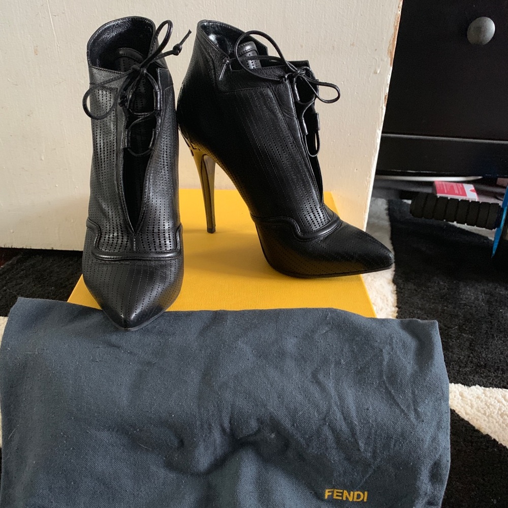 Like new fendi lace up ankle booties -37